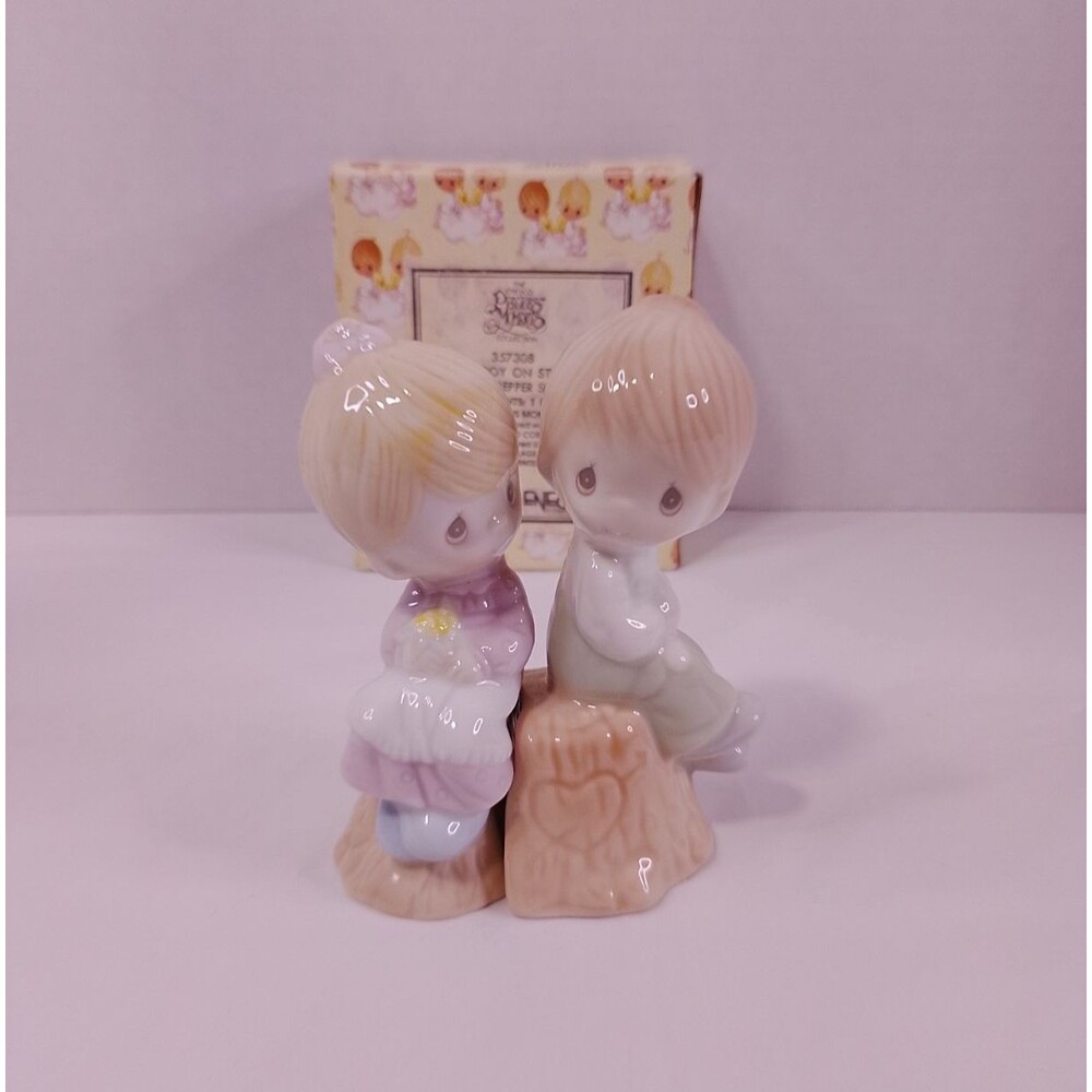Vintage 1993 Precious Moments 357308 Girl/Boy on Stump Salt & Pepper Shakers Box